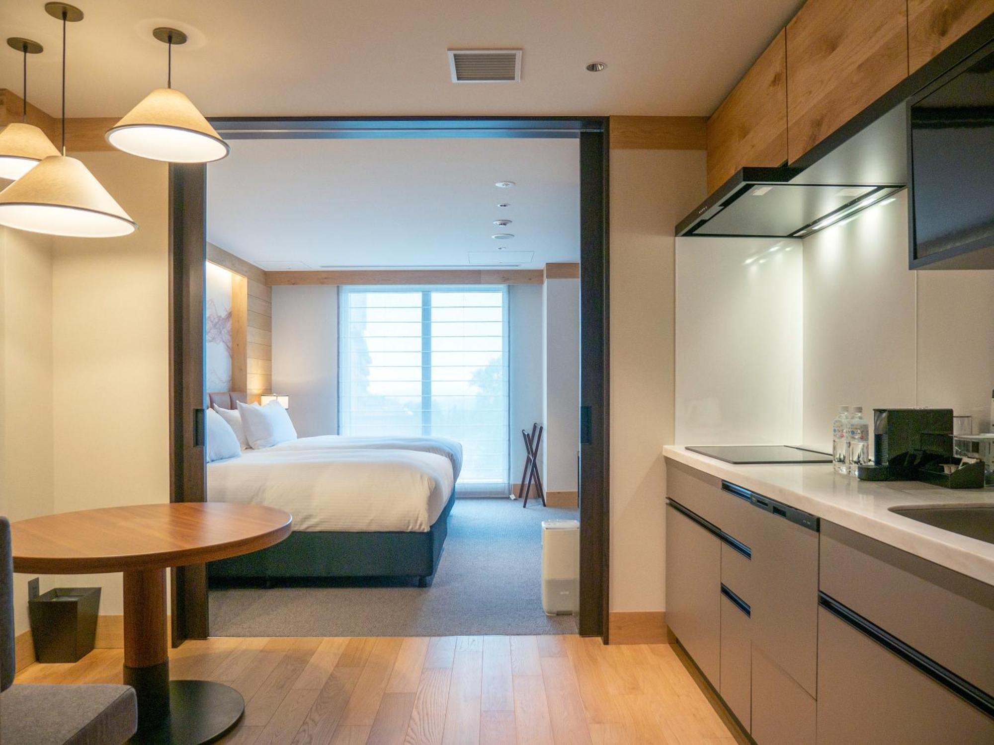 Yu Kiroro, Ski-In Ski-Out Luxury Residences Akaigawa Bilik gambar