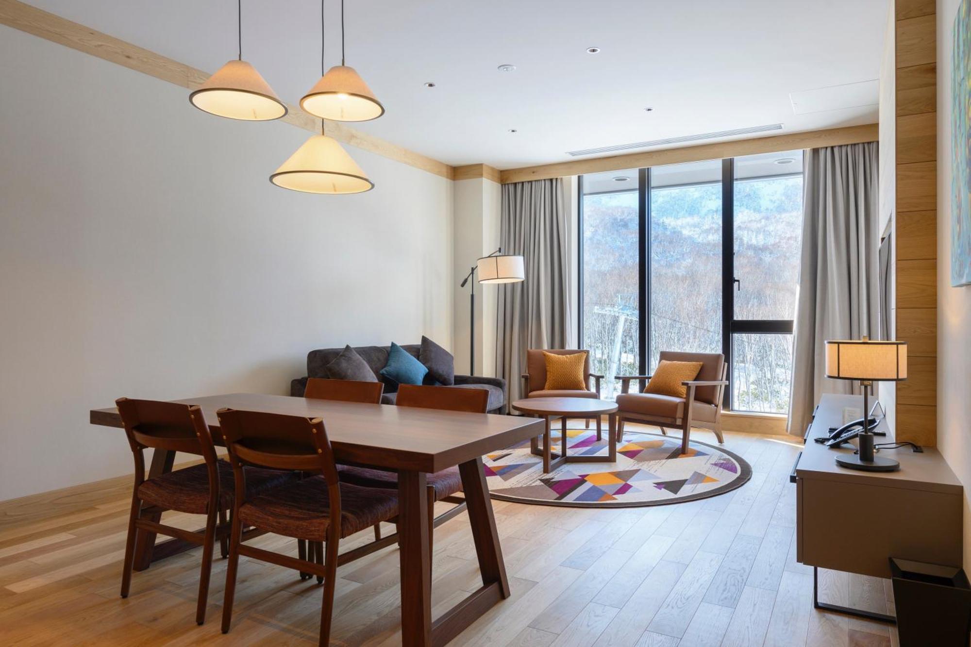 Yu Kiroro, Ski-In Ski-Out Luxury Residences Akaigawa Bilik gambar